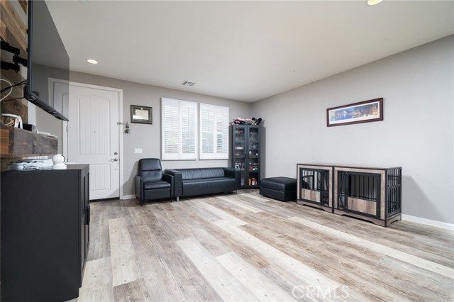 Detail Gallery Image 8 of 29 For 2846 E via Fiano, Ontario,  CA 91764 - 3 Beds | 2/1 Baths