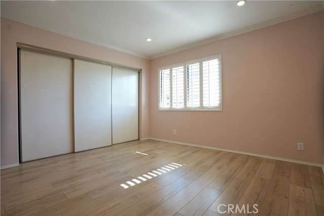 635 East Elmwood Avenue, 204 photo 18