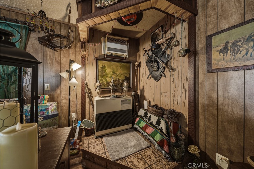 https://media.crmls.org/medias/082a0937-e722-4b23-a2ef-a589a2d16d0c.jpg?preset=X-Large
