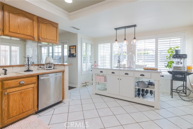 Detail Gallery Image 19 of 67 For 25717 Moonseed Dr, Moreno Valley,  CA 92553 - 4 Beds | 2/1 Baths