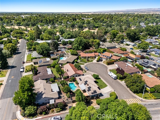 7 Pinecrest Circle, Chico CA: https://media.crmls.org/medias/082baadc-ad80-42e4-93b8-9da71361c11f.jpg