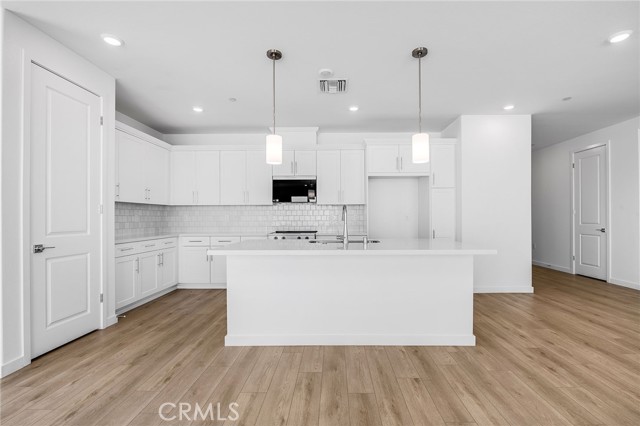 5564 Gem Court, Lancaster CA: https://media.crmls.org/medias/082c68e3-ae8f-4a70-9297-8d6924e5bb08.jpg
