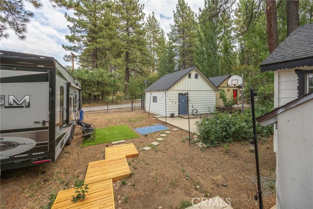 Detail Gallery Image 25 of 29 For 767 Pine Knot Bld, Big Bear Lake,  CA 92315 - 1 Beds | 1 Baths