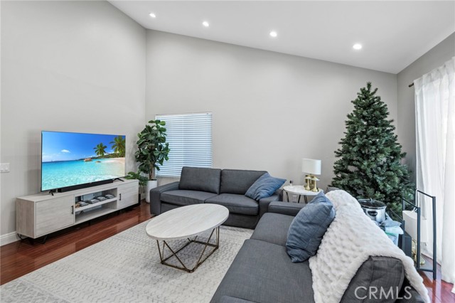 Detail Gallery Image 6 of 37 For 72 Cape Cod, Irvine,  CA 92620 - 4 Beds | 2/1 Baths