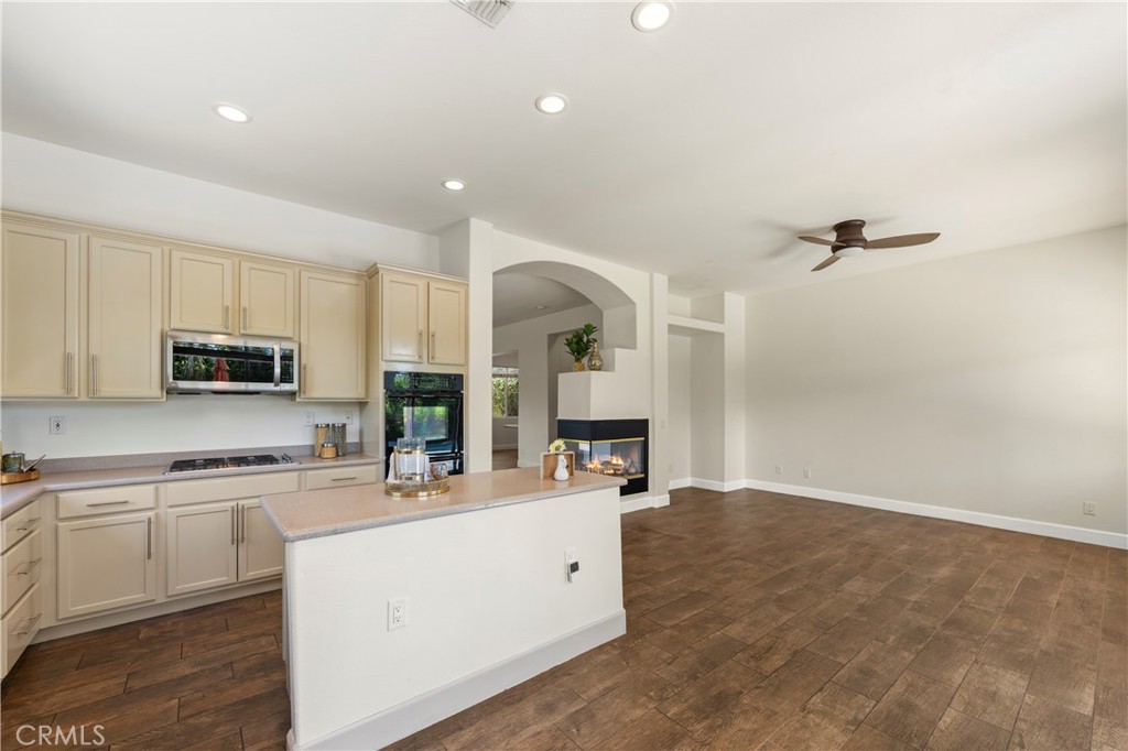 MLS #OC25175236 image #15