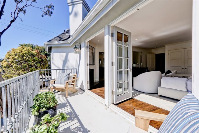 742 31st Street, Manhattan Beach, California 90266, 5 Bedrooms Bedrooms, ,2 BathroomsBathrooms,Residential,Sold,31st,SB22034184