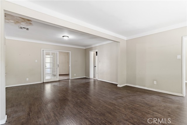 Detail Gallery Image 7 of 45 For 15000 Hamlin St, Van Nuys,  CA 91411 - 5 Beds | 3 Baths