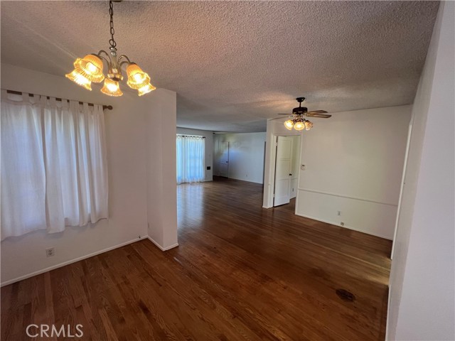 Detail Gallery Image 5 of 23 For 1107 Florida St, Huntington Beach,  CA 92648 - 3 Beds | 2 Baths