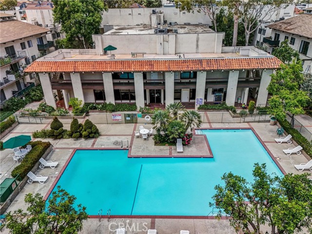 Detail Gallery Image 33 of 35 For 5460 White Oak Ave #E319,  Encino,  CA 91316 - 1 Beds | 1/1 Baths