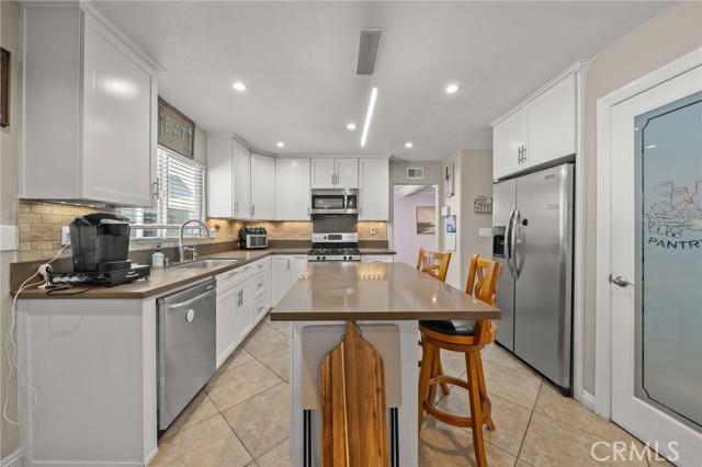 Detail Gallery Image 12 of 35 For 19402 Nestor Ave, Carson,  CA 90746 - 4 Beds | 2/1 Baths