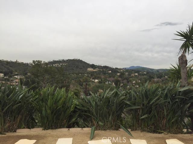 12624 BAJA PANORAMA, North Tustin CA: https://media.crmls.org/medias/082eb281-c9d9-4183-878b-c924862a1a12.jpg
