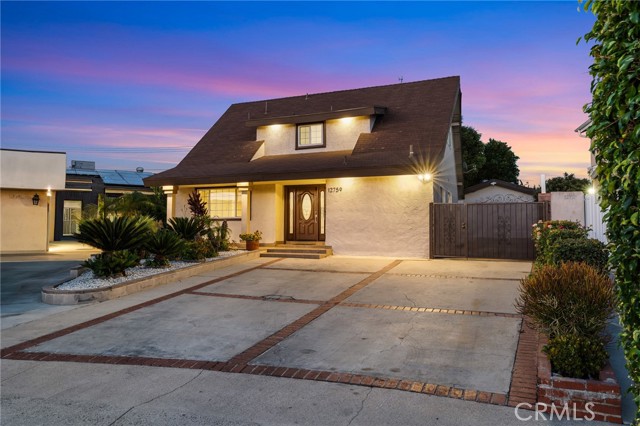 Detail Gallery Image 5 of 52 For 12759 Elkwood St, North Hollywood,  CA 91605 - 4 Beds | 3 Baths