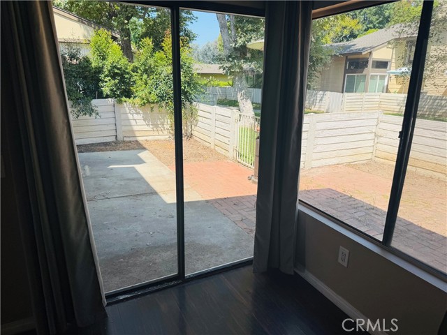 2512 N Tustin Avenue, Santa Ana CA: https://media.crmls.org/medias/082f790b-422c-44d5-b536-c1ab99cbb278.jpg