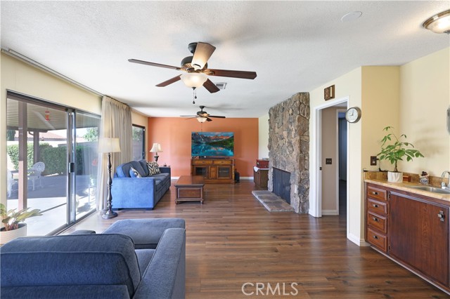 Detail Gallery Image 13 of 41 For 3627 Orchid Dr, Highland,  CA 92346 - 4 Beds | 3 Baths