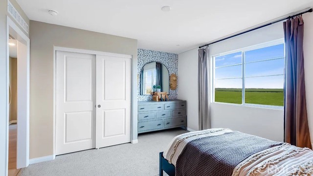 Detail Gallery Image 10 of 22 For 1676 Phantom Ln, Rialto,  CA 92376 - 3 Beds | 2/1 Baths