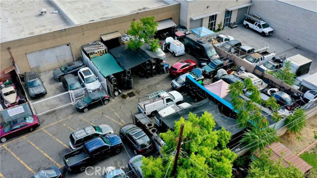 9925 San Fernando Road, Pacoima CA: https://media.crmls.org/medias/082fe3ee-8c3d-40eb-a6bf-6bb678e5cc1e.jpg