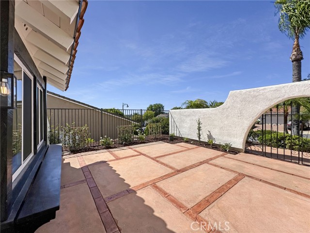 26862 Salazar Drive, Mission Viejo CA: https://media.crmls.org/medias/08303061-4ea8-4611-b854-9ccad675e7b4.jpg