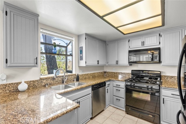 Detail Gallery Image 10 of 19 For 26762 Claudette St #417,  Canyon Country,  CA 91351 - 3 Beds | 2 Baths
