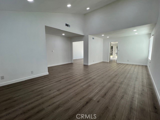 https://media.crmls.org/medias/08303e05-4a18-4e7a-ae3a-26d48b00612f.jpg?preset=X-Large