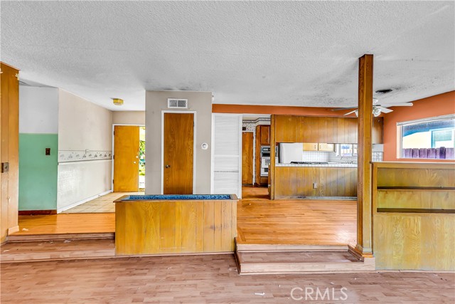 Detail Gallery Image 5 of 25 For 8848 Gerald Ave, North Hills,  CA 91343 - 4 Beds | 2 Baths