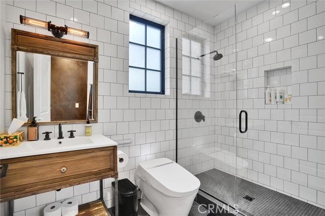 Detail Gallery Image 29 of 75 For 618 6th Ave, Venice,  CA 90291 - 4 Beds | 4 Baths