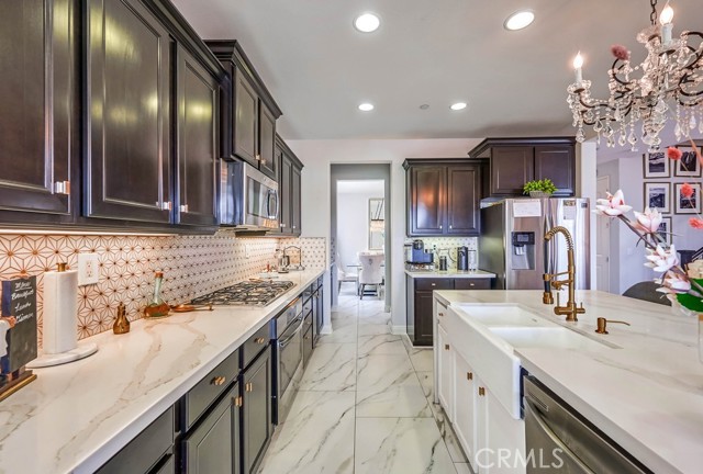 Detail Gallery Image 13 of 38 For 6850 Lucite Dr, Corona,  CA 92880 - 5 Beds | 3/1 Baths