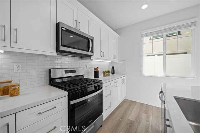 4253 S Heather Privado, Ontario CA: https://media.crmls.org/medias/083083db-5d8e-4486-b630-9ea984978c21.jpg