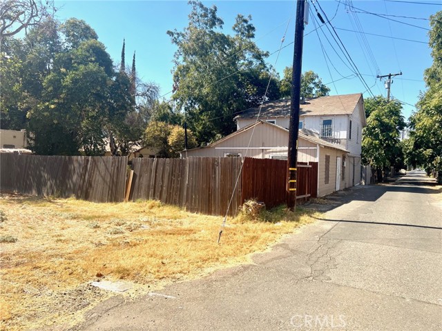 Detail Gallery Image 11 of 62 For 415 W 25th St, Merced,  CA 95340 - 7 Beds | 4/1 Baths