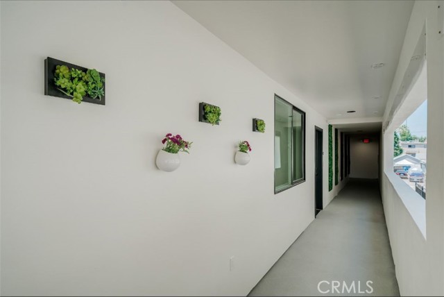 7018 Alabama Avenue, Canoga Park CA: https://media.crmls.org/medias/0831b0e9-18d9-42ec-a304-df86bef73fe5.jpg