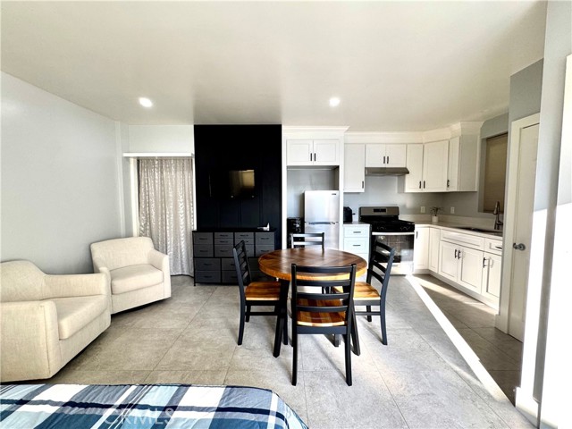 4628 W Simmons Avenue, Orange CA: https://media.crmls.org/medias/0831b61d-d878-4991-87ed-b637b51f431d.jpg