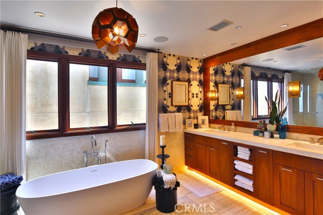 Detail Gallery Image 17 of 28 For 3124 the Strand, Hermosa Beach,  CA 90254 - 4 Beds | 6 Baths