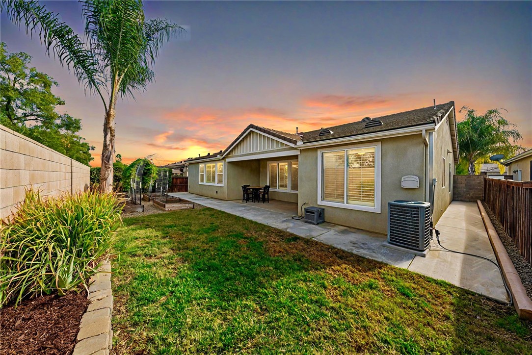 Detail Gallery Image 2 of 51 For 27460 Finale Ct, Menifee,  CA 92584 - 4 Beds | 2 Baths