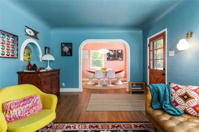 10522 Fernglen Avenue, Tujunga CA: https://media.crmls.org/medias/0832b5cd-f82d-4d4f-bd2d-76b9040dd634.jpg