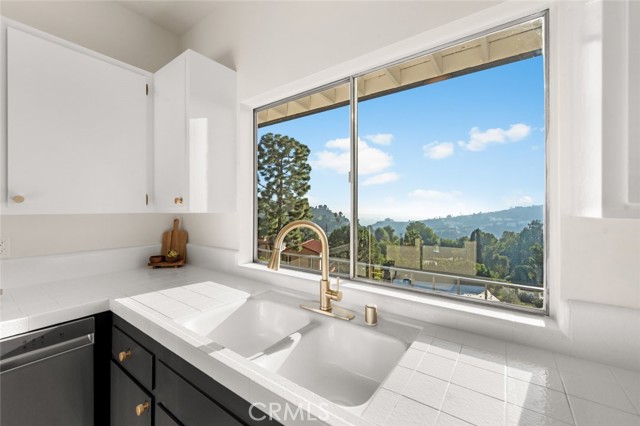 Detail Gallery Image 22 of 75 For 7426 Mulholland Dr, Los Angeles,  CA 90046 - 2 Beds | 2 Baths