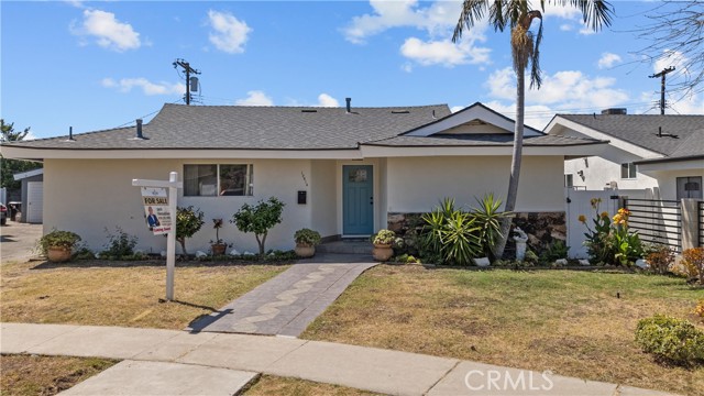 Detail Gallery Image 1 of 1 For 12814 Arminta St, North Hollywood,  CA 91605 - 4 Beds | 2/1 Baths