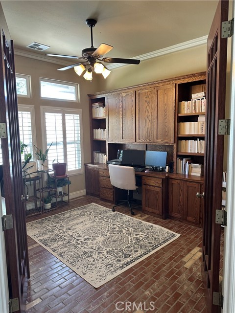 9003 Forest Oaks Court, Bakersfield CA: https://media.crmls.org/medias/0833feb6-04c3-4ad3-aecb-88a2b87ff0b8.jpg