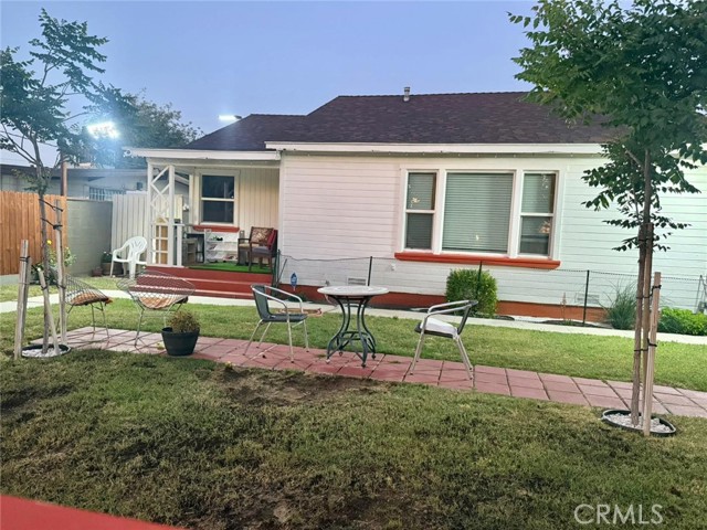Detail Gallery Image 2 of 8 For 45052 Redwood Ave, Lancaster,  CA 93534 - 2 Beds | 2 Baths