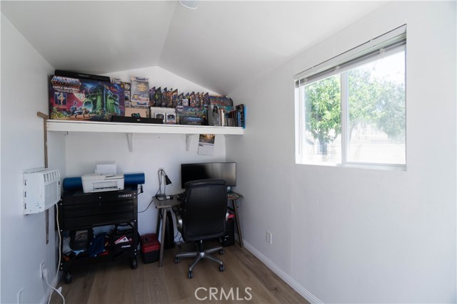 5611 Harold Street, Riverside CA: https://media.crmls.org/medias/08348045-90c7-4fa4-9031-b7d86f0d434e.jpg