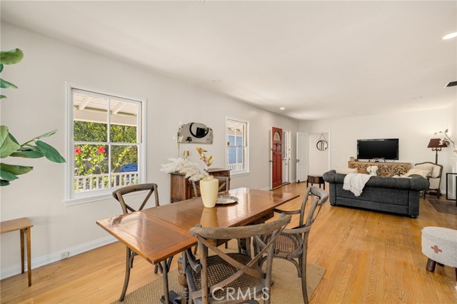 Detail Gallery Image 8 of 38 For 1433 Del Monte Dr, Glendale,  CA 91207 - 2 Beds | 1/1 Baths