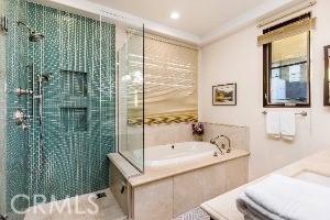 Detail Gallery Image 14 of 19 For 320 33rd, Manhattan Beach,  CA 90266 - 3 Beds | 4 Baths