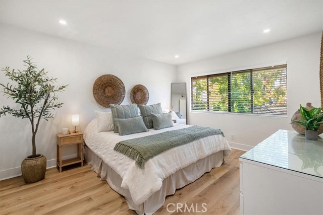 1196 Landsburn Circle, Westlake Village CA: https://media.crmls.org/medias/0836489a-9e51-45dc-b64d-45f85ef174d2.jpg