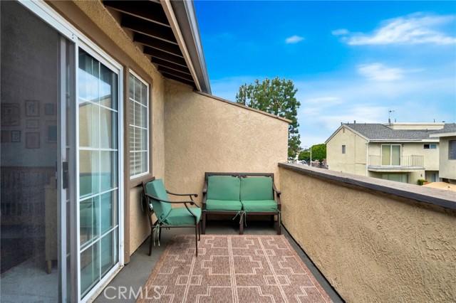 17601 Newland Street, Huntington Beach CA: https://media.crmls.org/medias/0836e56a-7cf1-40e4-ba20-472c10ba4492.jpg