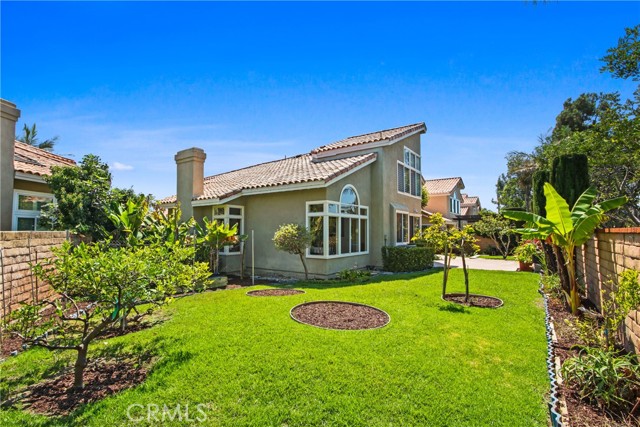 9221 Belcaro Drive, Huntington Beach CA: https://media.crmls.org/medias/083891ac-6569-43e7-9c0d-1f4df9817263.jpg