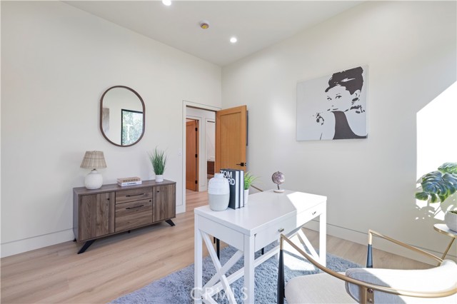 Detail Gallery Image 19 of 73 For 4026 Garden Ave, Los Angeles,  CA 90039 - 5 Beds | 4/2 Baths