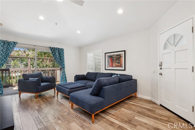 2960 Champion Way, Tustin CA: https://media.crmls.org/medias/083919f9-80a1-49fc-acb3-186786a5dae7.jpg