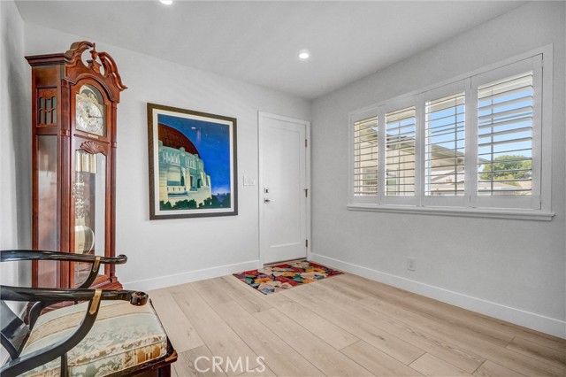1947 N Sacramento Street, Orange CA: https://media.crmls.org/medias/083961f5-f2d0-44ab-b8f4-dc397f0a2e30.jpg