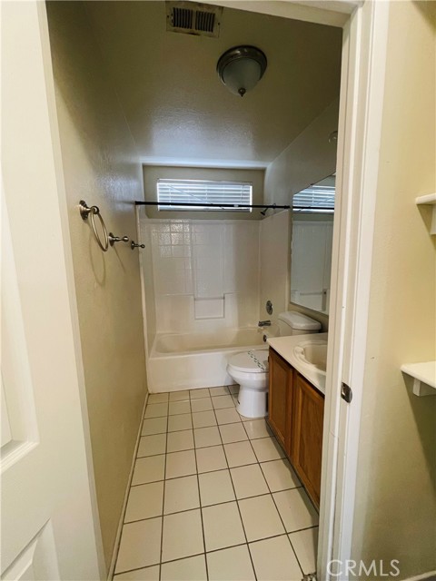 Detail Gallery Image 16 of 26 For 1942 Ivory Ave, Palmdale,  CA 93550 - 4 Beds | 2/1 Baths