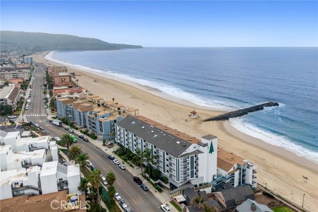 615 Esplanade, Redondo Beach, California 90277, 1 Bedroom Bedrooms, ,1 BathroomBathrooms,Residential,For Sale,Esplanade,SB24149397