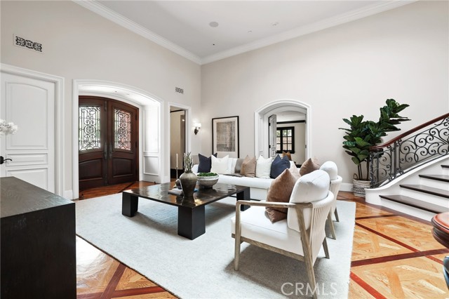 20 Cherry Hills Lane, Newport Beach CA: https://media.crmls.org/medias/083a19c7-3d76-465e-9426-432baf7928c6.jpg