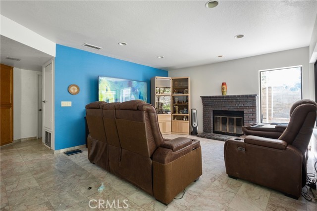 25215 Hazelcrest Lane, Stevenson Ranch CA: https://media.crmls.org/medias/083adce2-4b8f-4c58-bee6-0f59d3cac60f.jpg